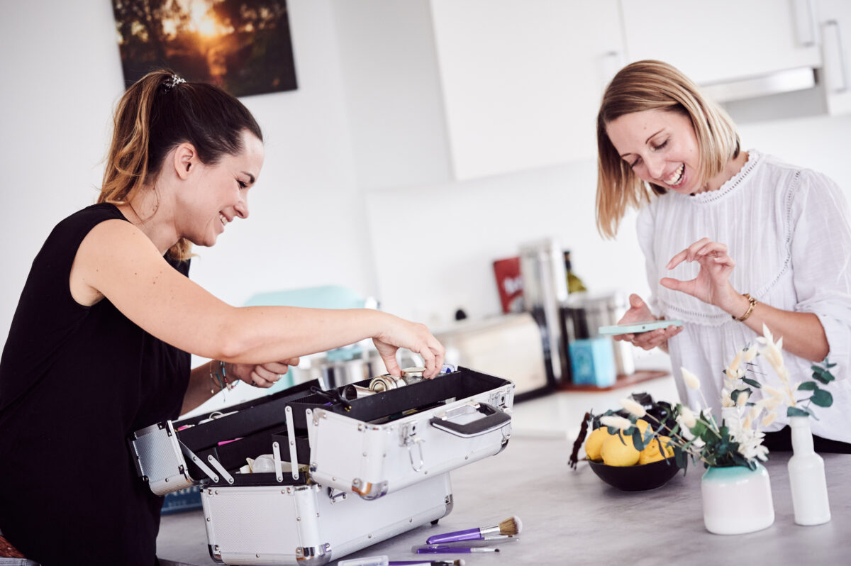 Food Stylistin Mariella und Food Fotografin Cornelia bei der Arbeit