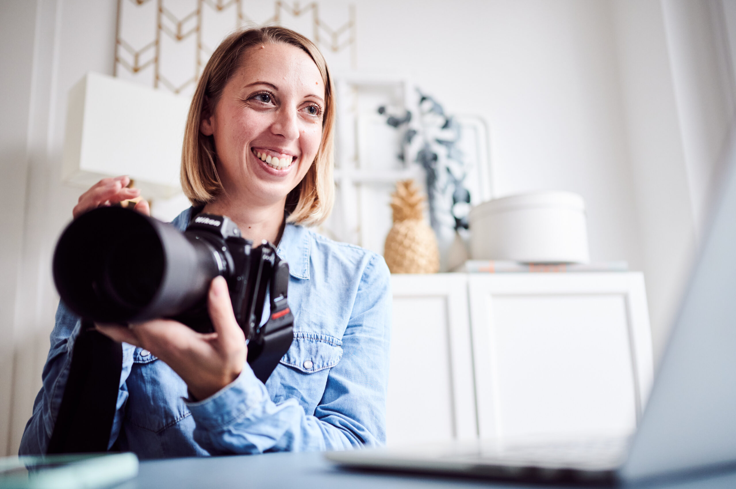 Food Fotografin Cornelia zeigt Kameraeinstellungen