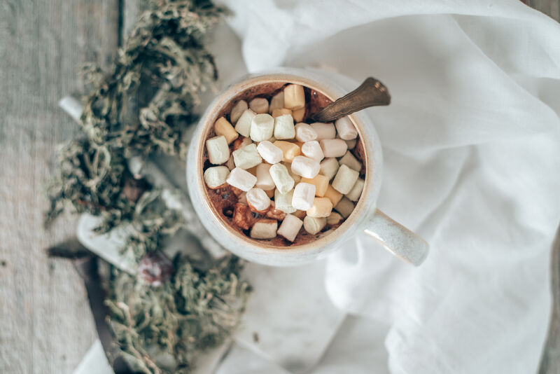 Winterliches Foto mit Kakao und Mini Marshmallows