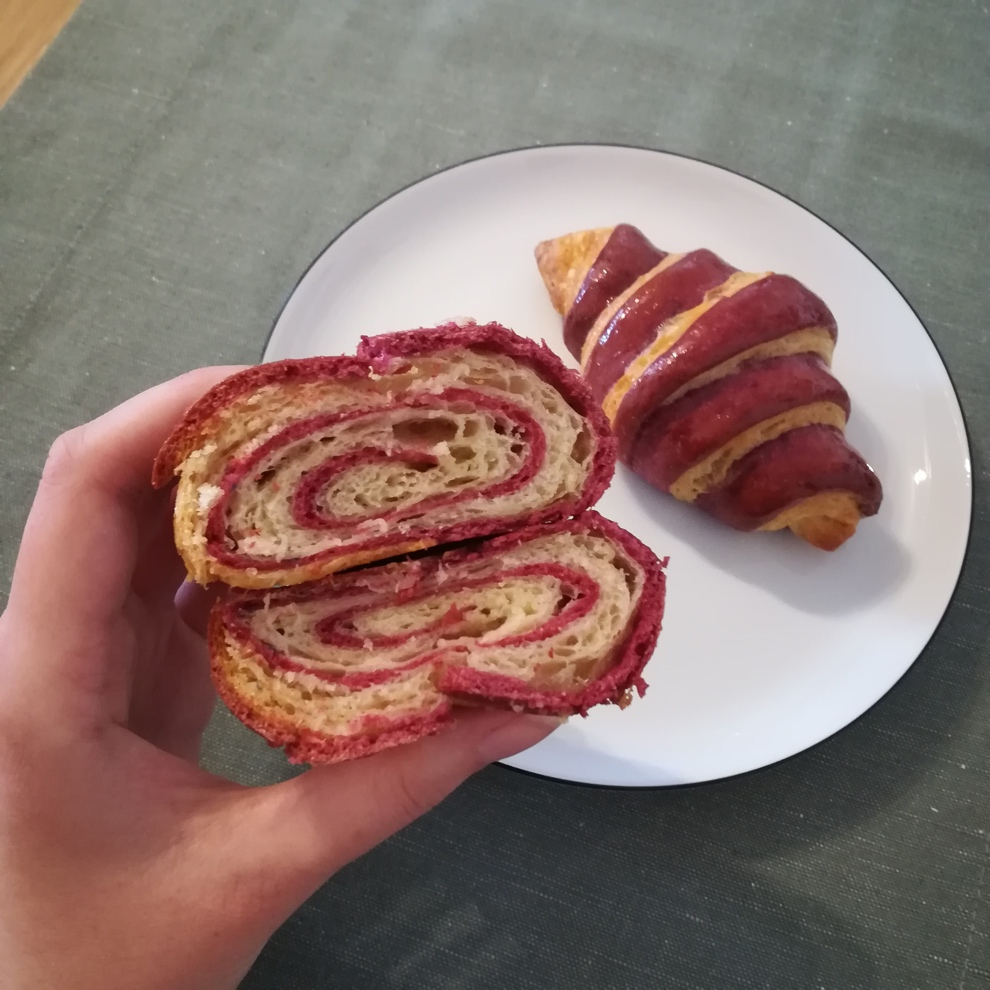 Foto von Teilnehmerin Fabiola vor dem Food Foto CAMP